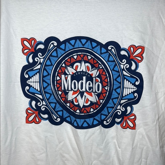 Unisex Modelo Graphic Tee Size Large - Picture 2 of 5